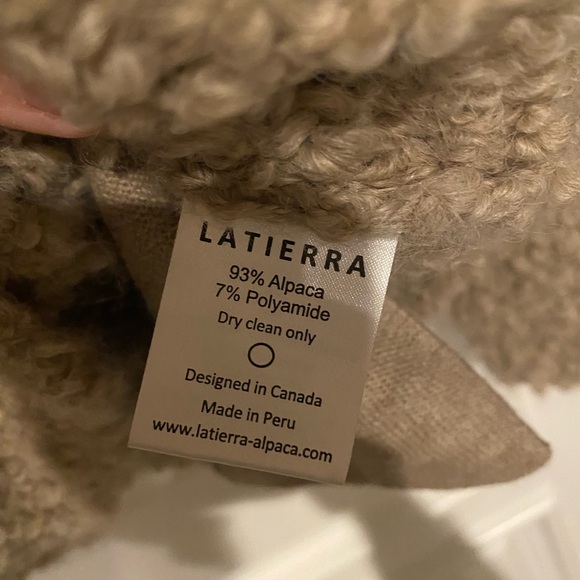 Luna Boucle Cardigan - Picture 10 of 10